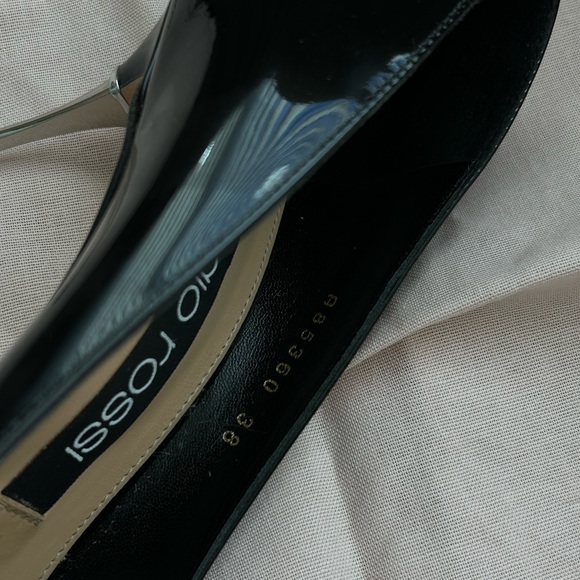 Sergio Rossi Godiva Patent Leather Pump with Steel Heel Size 38 - Picture 4 of 7